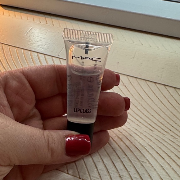 MAC Clear Lipglass - Picture 1 of 3